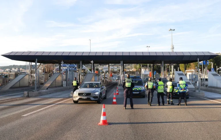 Isère : Un automobiliste arrêté pour avoir tenté de forcer un péage