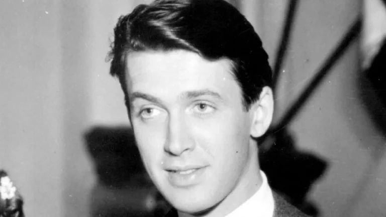 Jimmy Stewart et la Colorisation des Films : Un Acteur en Désaccord