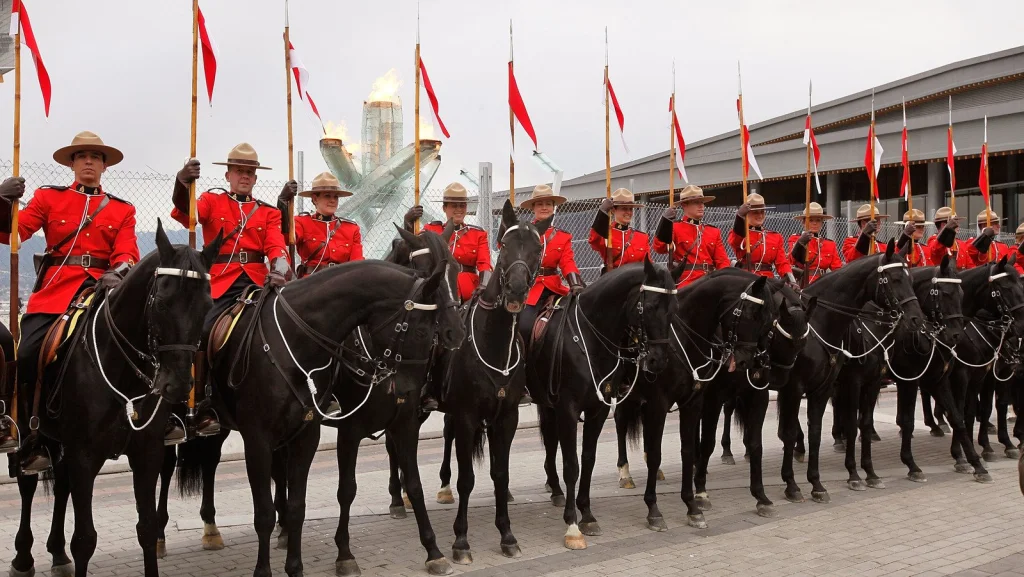 L'origine des Gendarmes Canadiens : luttant contre le whisky