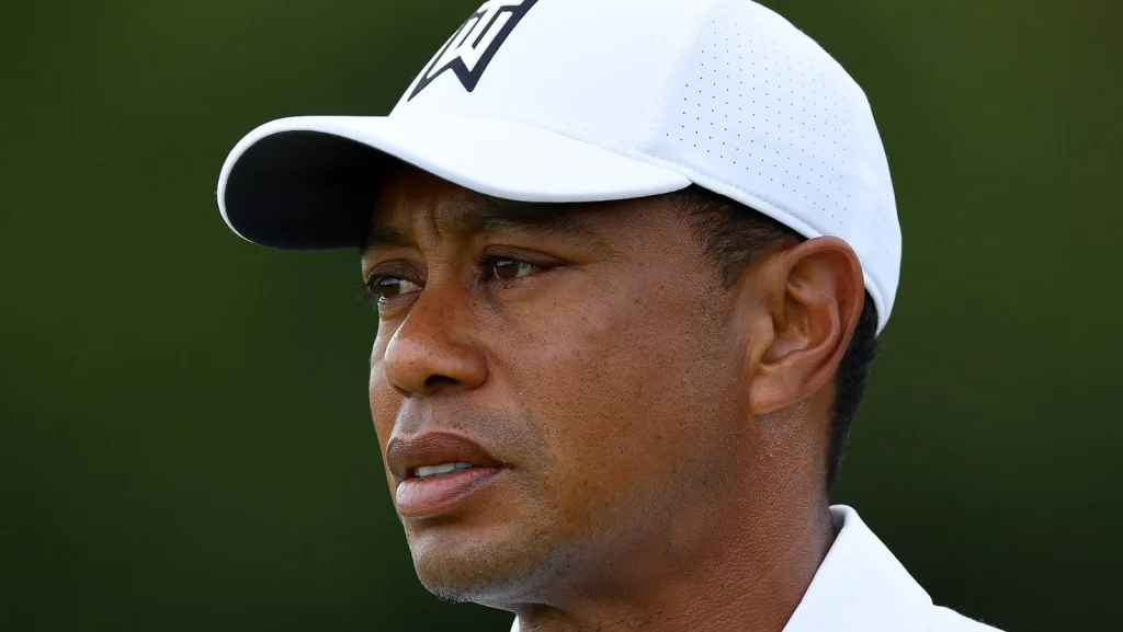 La Première Apparition Télévisée de Tiger Woods Dévoilée