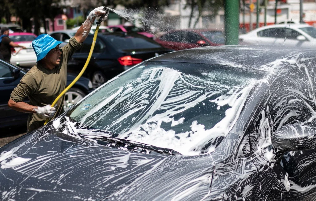 Laver sa voiture chez soi : un risque coûtant très cher !