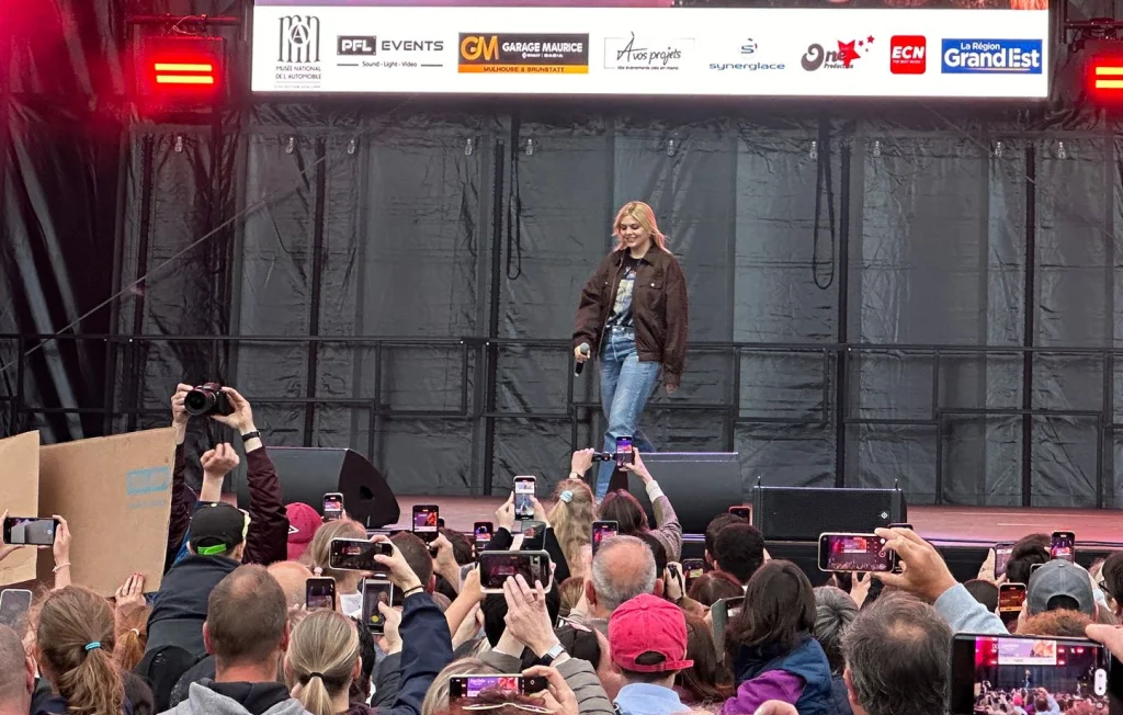 Louane s'illustre à Mulhouse avant l'Eurovision 2025