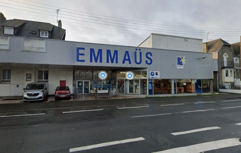 Marche blanche à Saint-Brieuc en mémoire d'une fillette tragiquement décédée