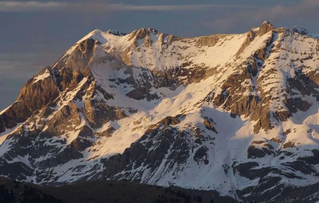 Miraculés des Pyrénées : Deux alpinistes survivent à une chute de 600 m