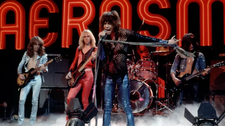 Origine du nom Aerosmith : l&rsquo;inspiration derrière le célèbre groupe