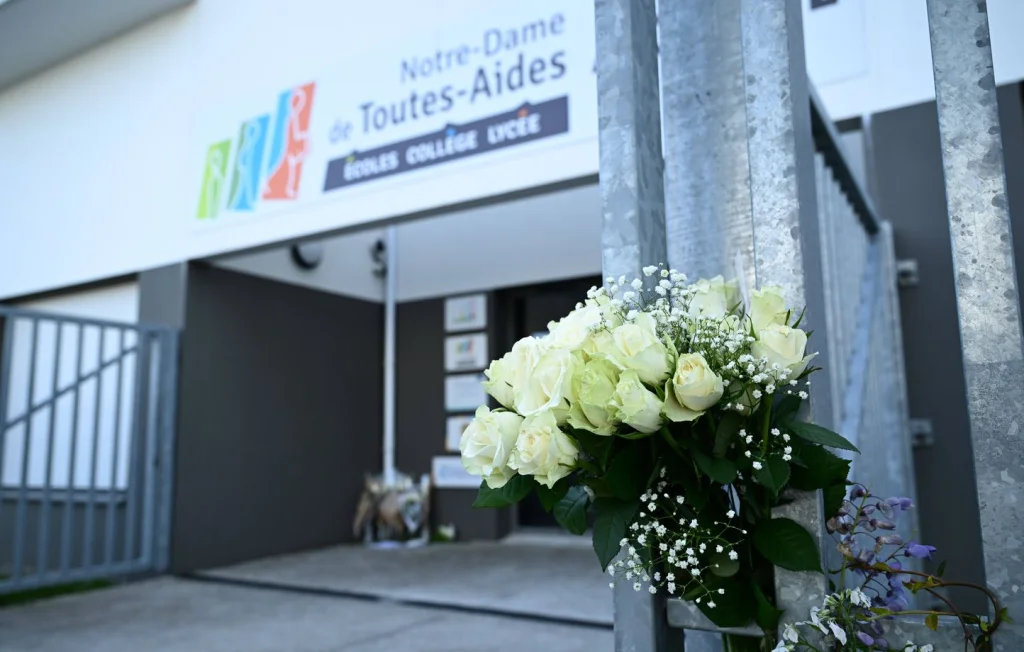 Pourquoi le suspect de l'attaque au lycée de Nantes est hospitalisé