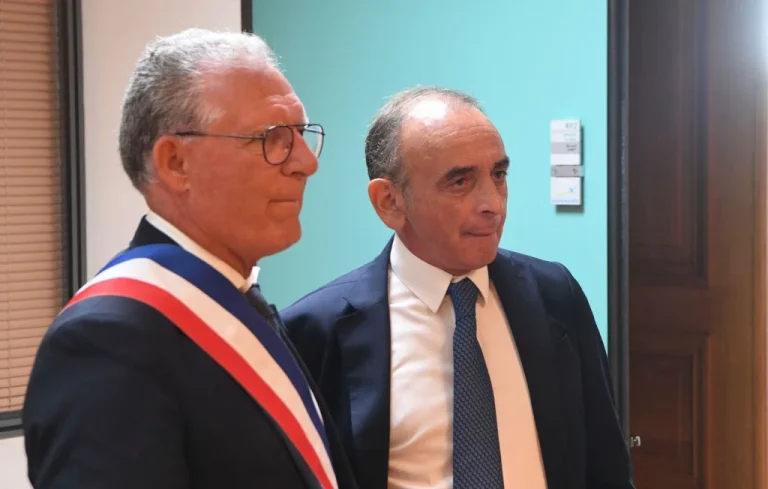 Sannois : Le maire Bernard Jamet au cœur d&rsquo;une cyberescroquerie