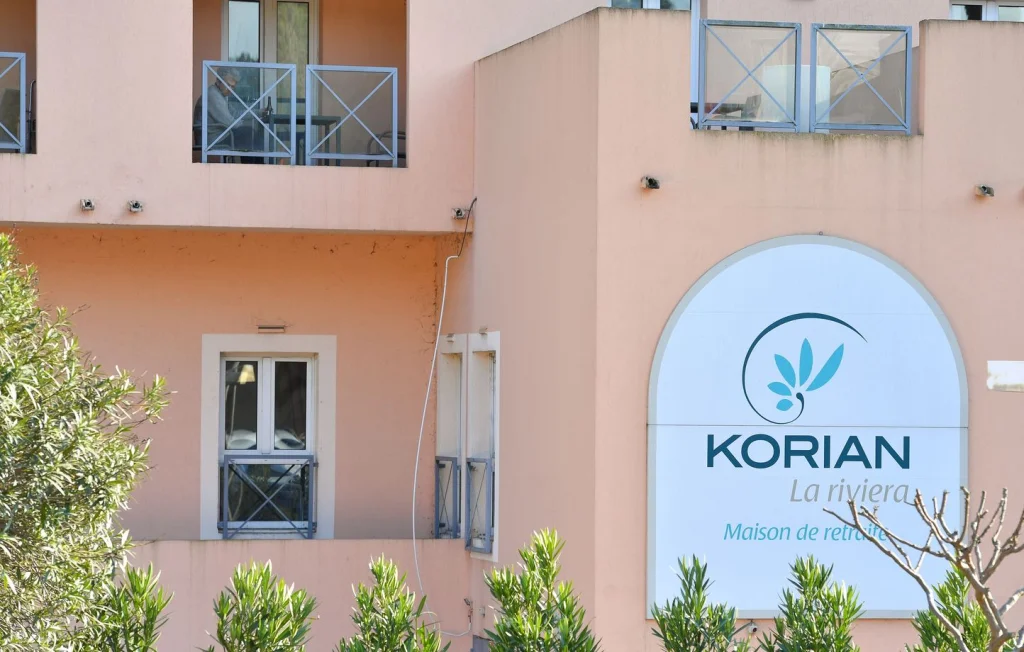 Scandale à Saint-Etienne : vidéos d'Ehpad révèlent maltraitance