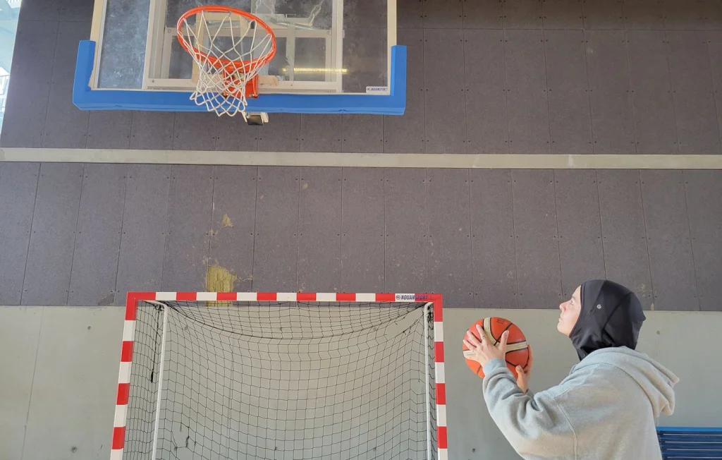Sportives musulmanes : la loi contre le voile suscite l'indignation