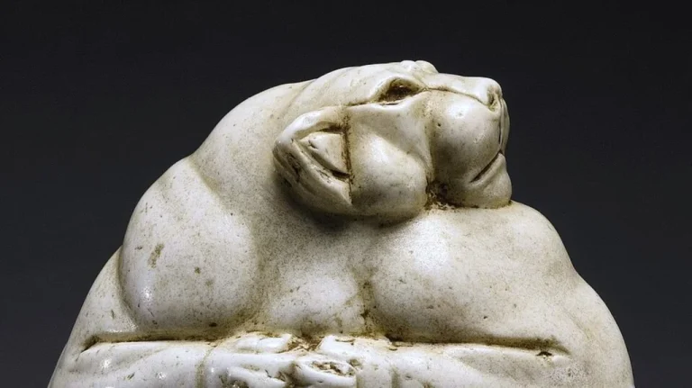 Statue de Lionne Rare : L&rsquo;artefact ancien le plus cher jamais vendu