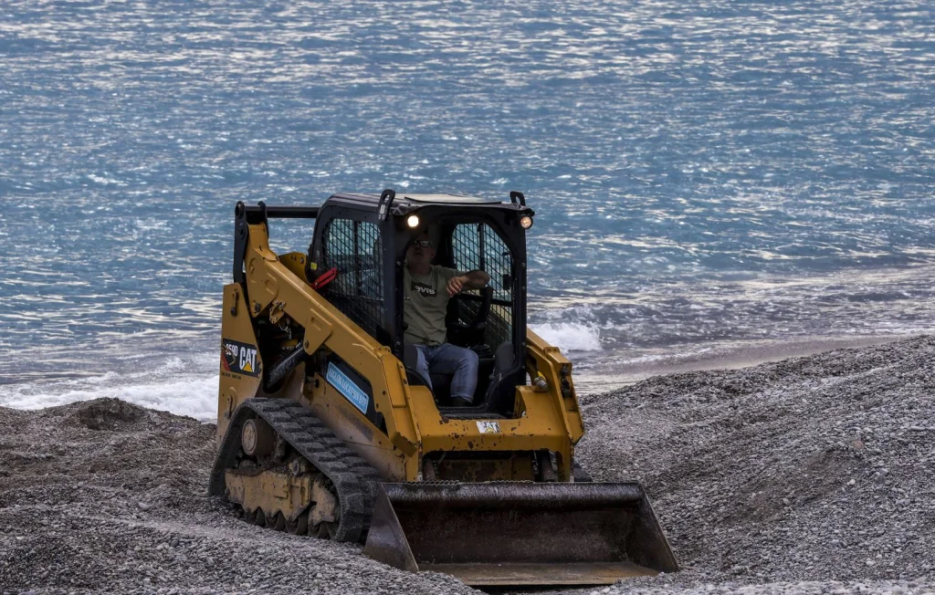 Tragique accident sur une plage en Italie : une femme décède