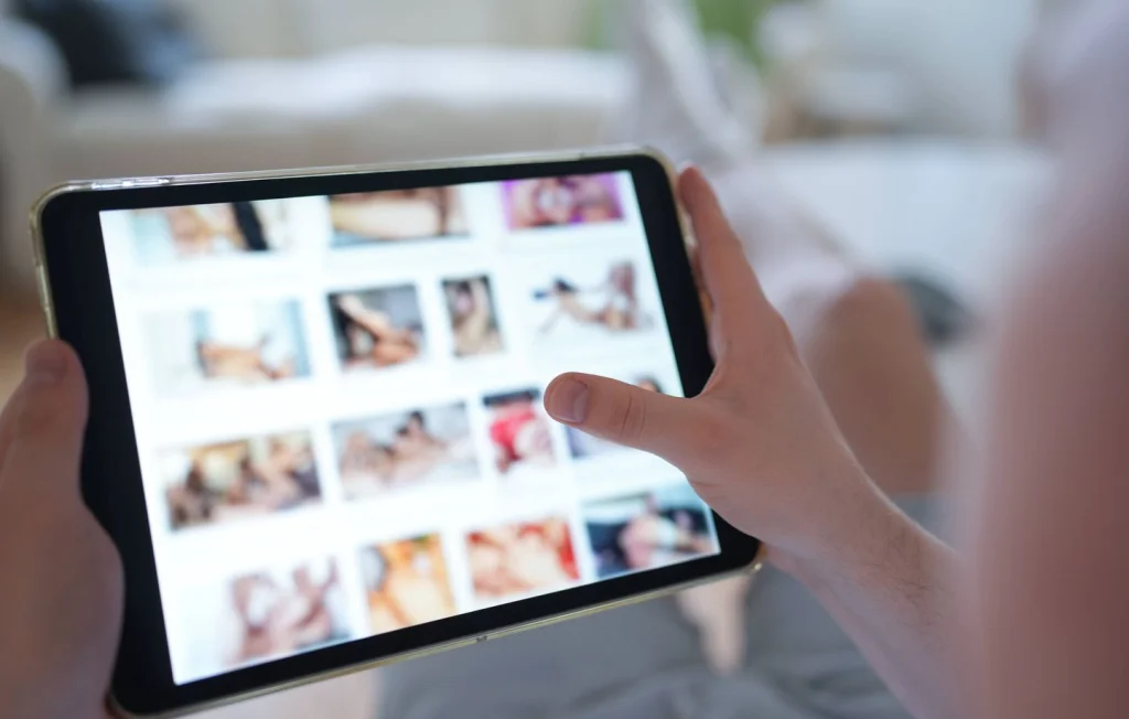 Un homme condamné pour des montages sexuels sur collégiennes