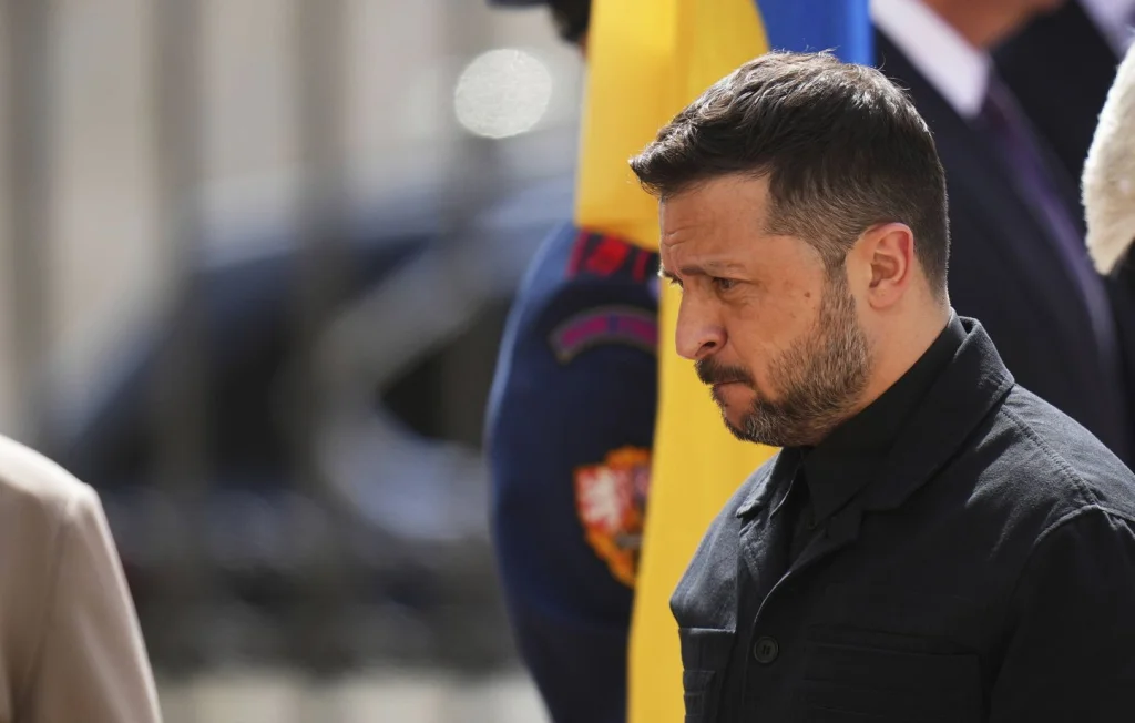 Zelensky à Prague, Poutine reçoit Xi Jinping : enjeux actuels