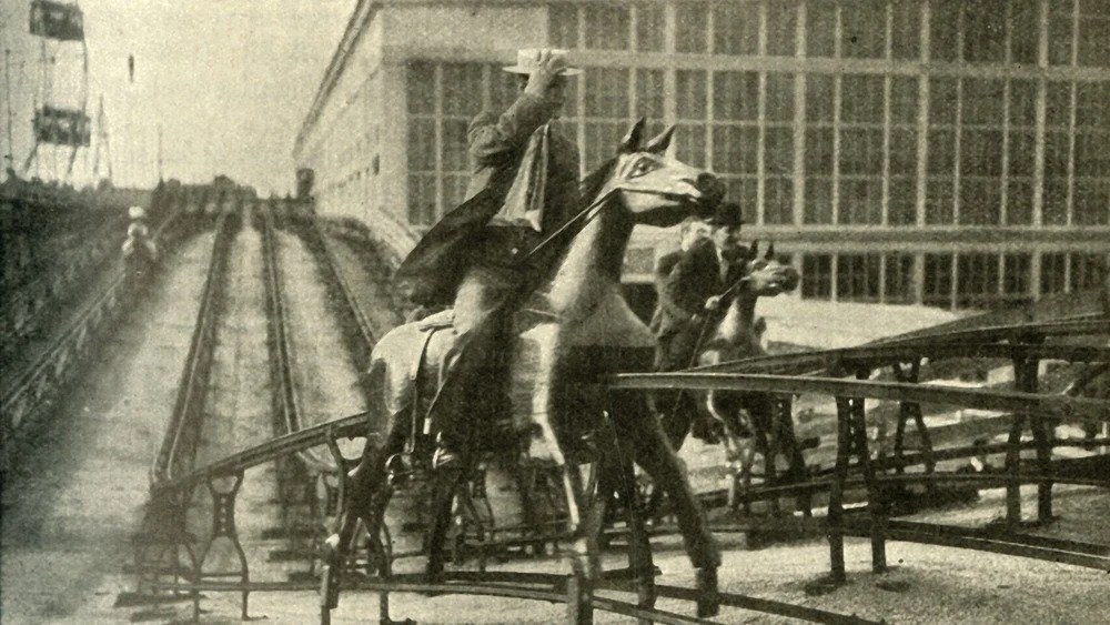 Hommes sur les chevaux du Steeplechase à Coney Island