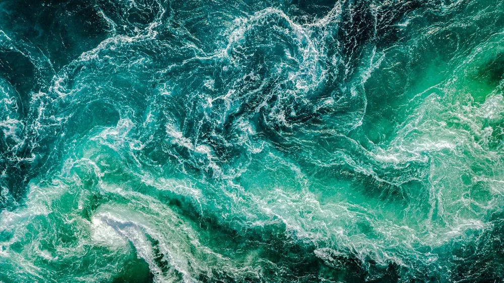 Surface agitée de l'océan