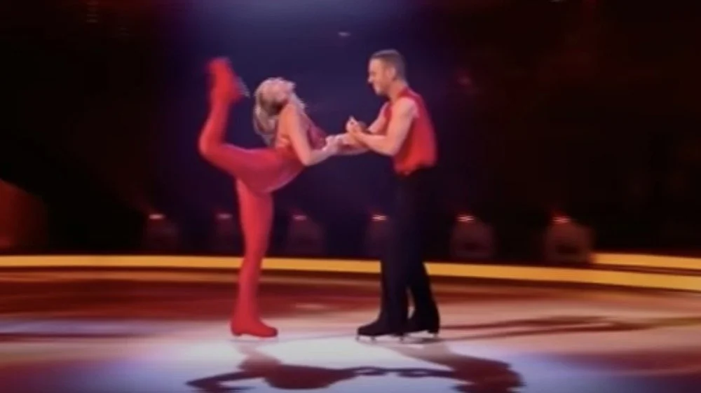 Scène de Dancing on Ice avec Jennifer Ellison