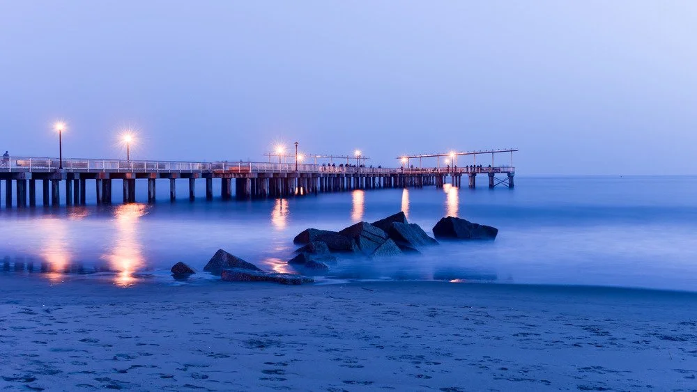 Plage et jetée de Coney Island de nuit