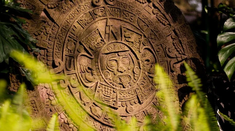 Réplique de la pierre du soleil aztèque