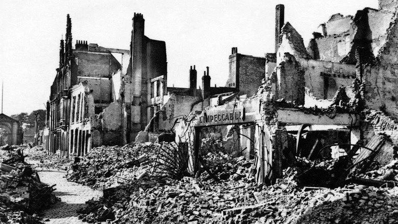 Bâtiments de Dunkerque, France, après avoir été bombardés