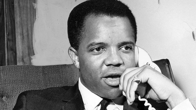 Berry Gordy répond au téléphone