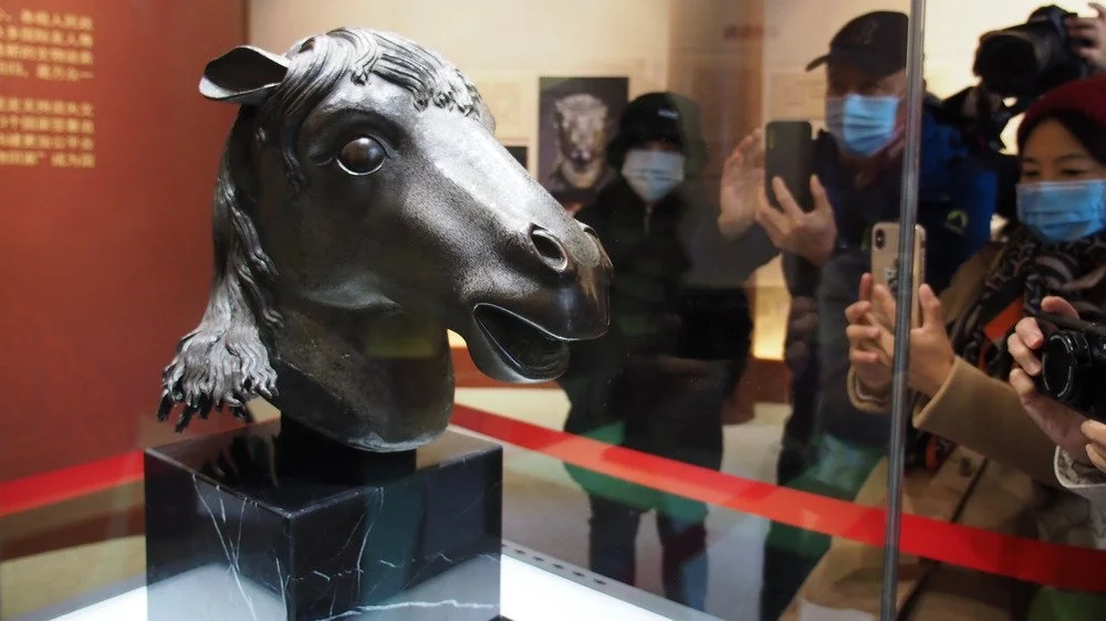 Tête en bronze du zodiaque chinois