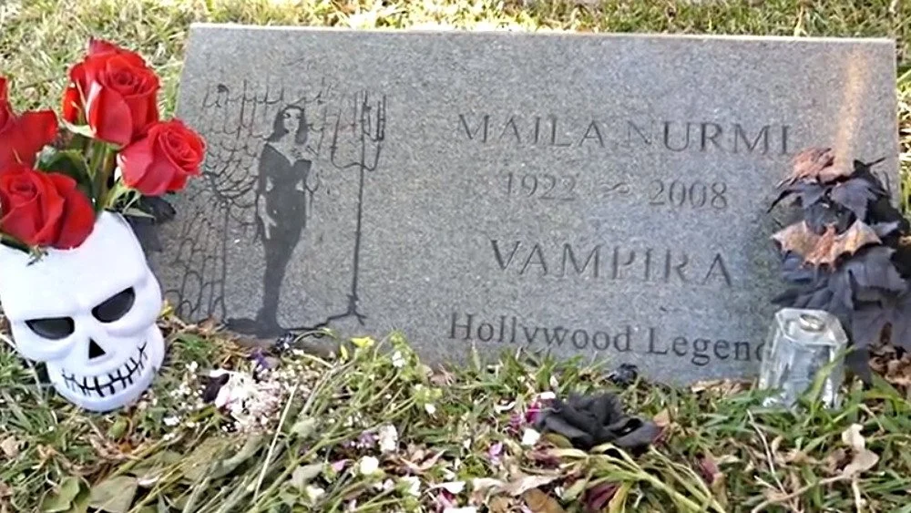 Tombe de Maila Nurmi au cimetière Hollywood Forever