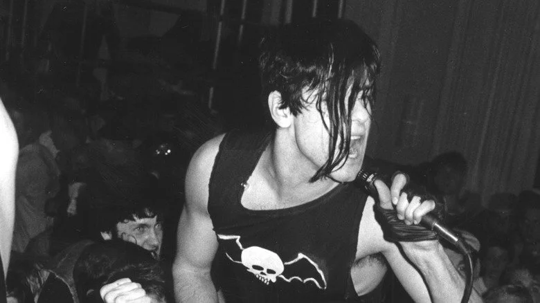 Glenn Danzig chantant sur scène avec les Misfits