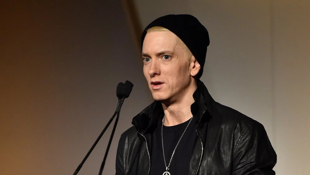 Eminem portant un bonnet