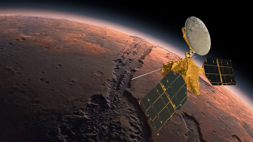 Mars Reconnaissance Orbiter orbitant autour de Mars