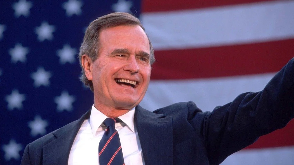 George H.W. Bush salue