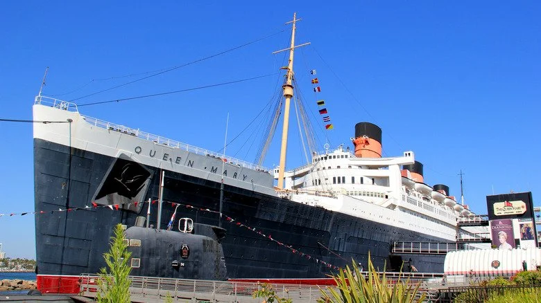 Navire RMS Queen Mary à quai
