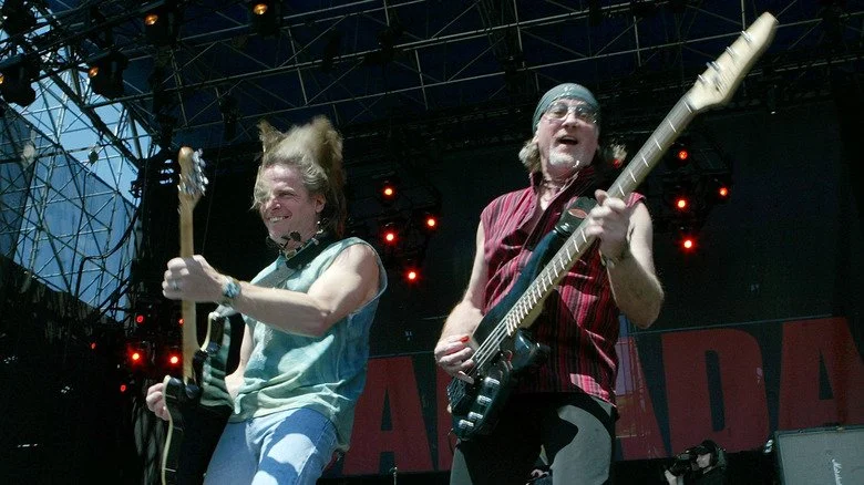 Steve Morse et Roger Glover de Deep Purple lors d'un concert en 2005