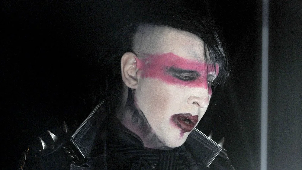 Maquillage rouge de Marilyn Manson