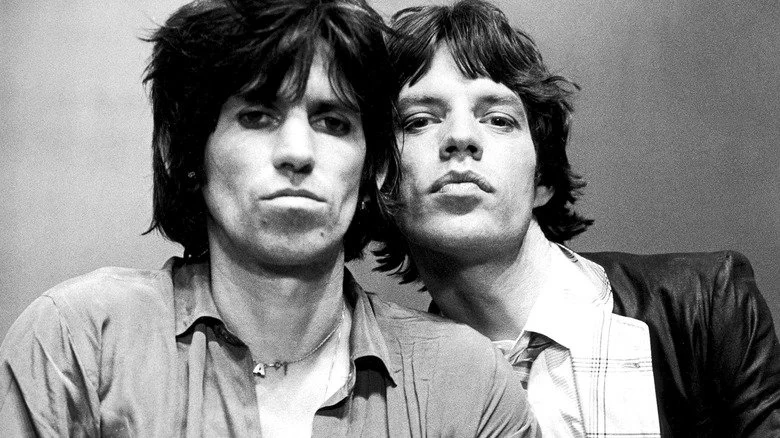 Mick Jagger and Keith Richards posing for a photo 1978