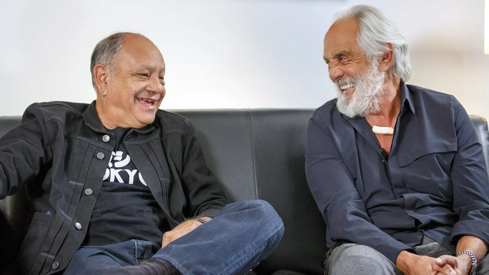 Cheech et Chong riant ensemble