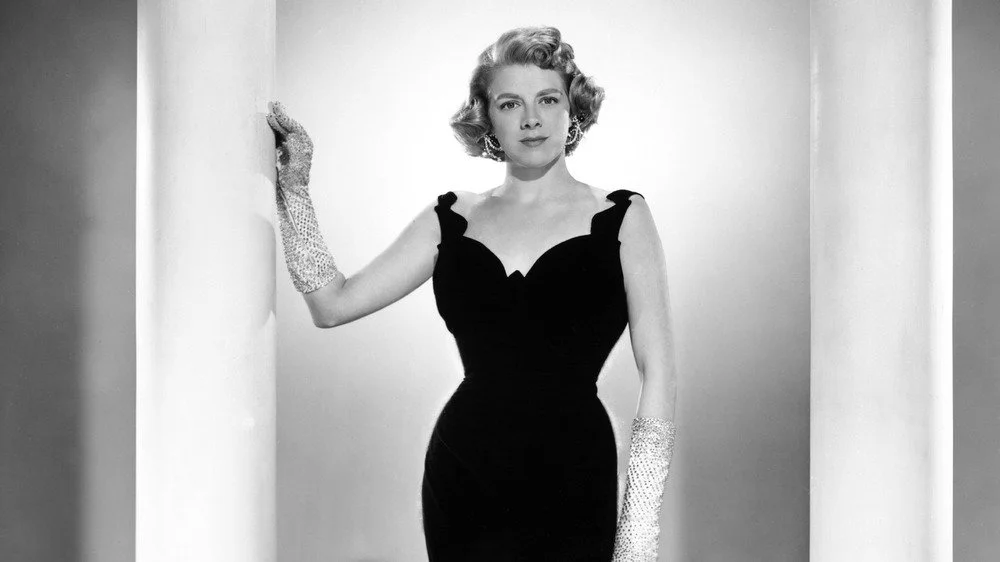 Rosemary Clooney en robe de soirée noire