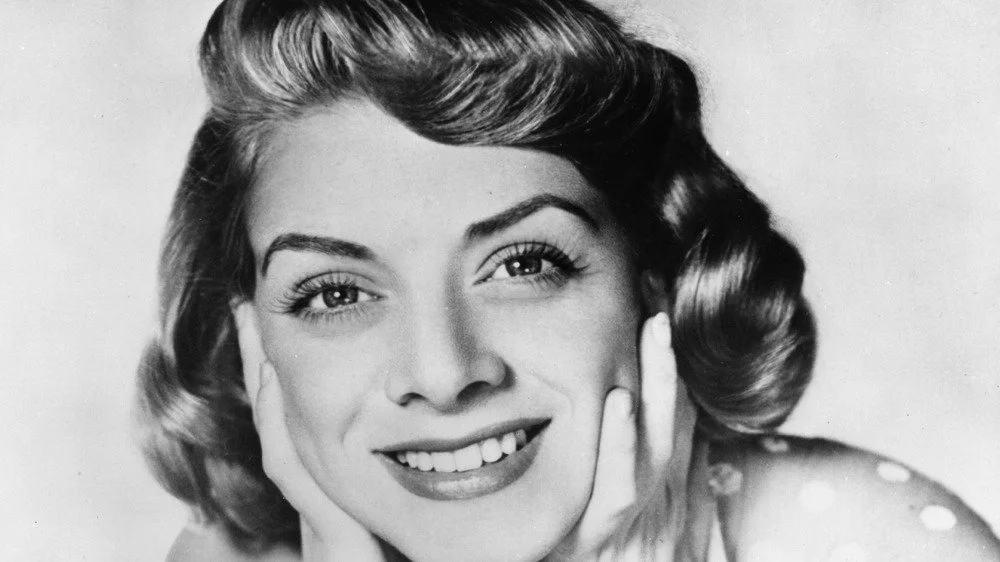 Rosemary Clooney souriante