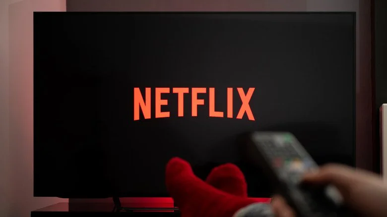 Téléviseur affichant le logo Netflix