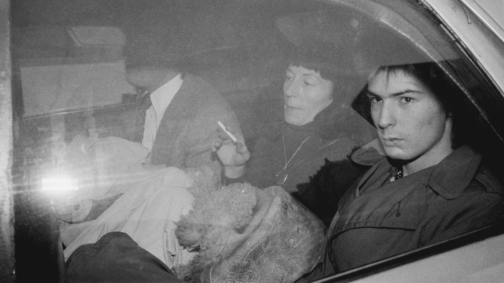 Anne Beverley et Sid Vicious dans une voiture