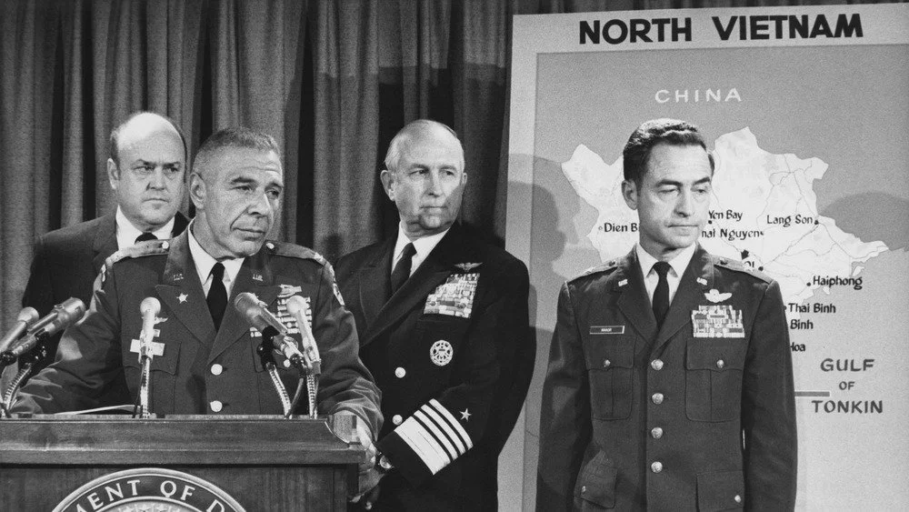 Conférence de presse du secrétaire à la Défense Melvin Laird