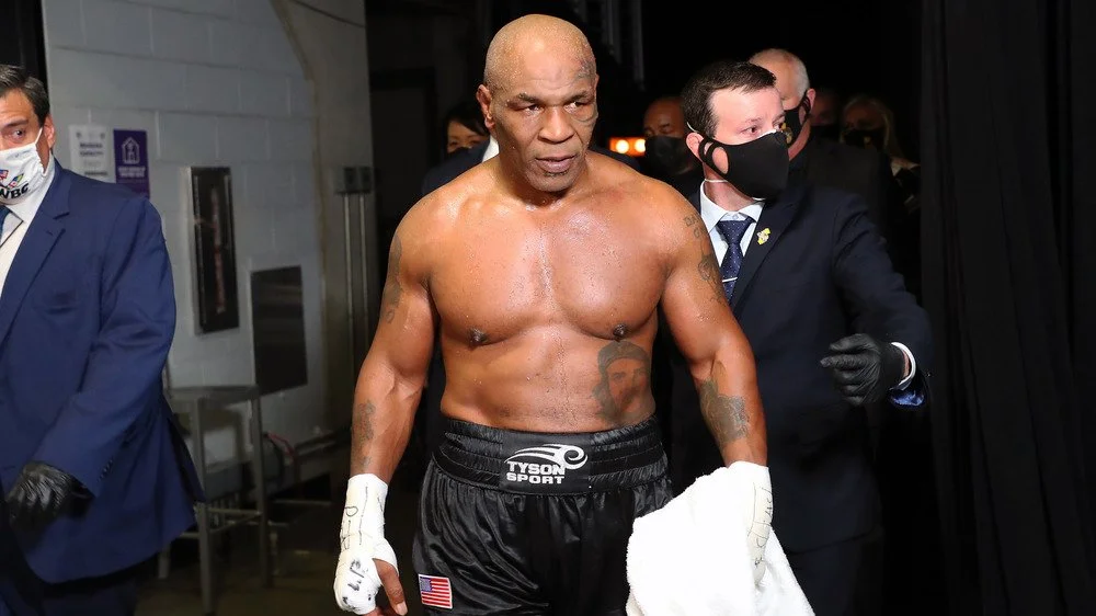Mike Tyson torse nu