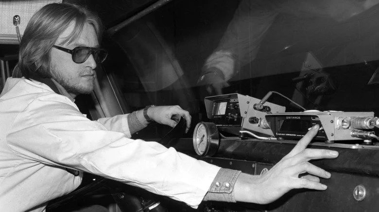 Camionneur en 1977 utilisant une radio CB