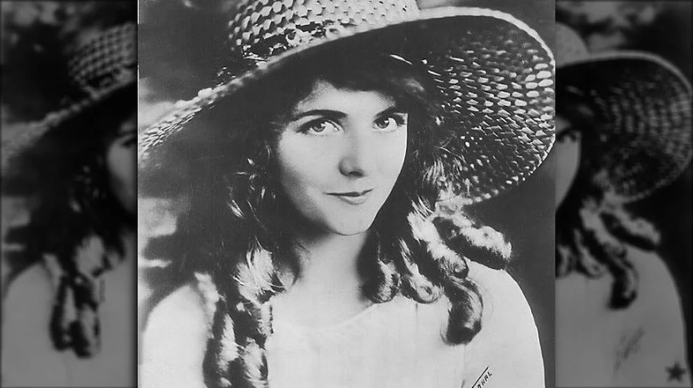 Olive Thomas portant un chapeau