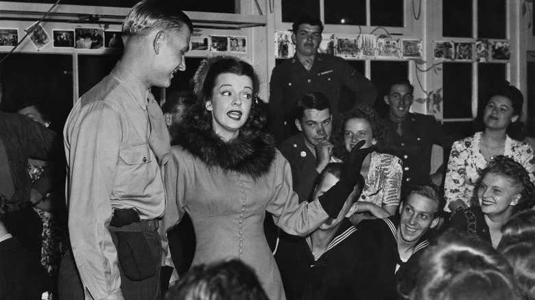 Militaires au Hollywood Canteen