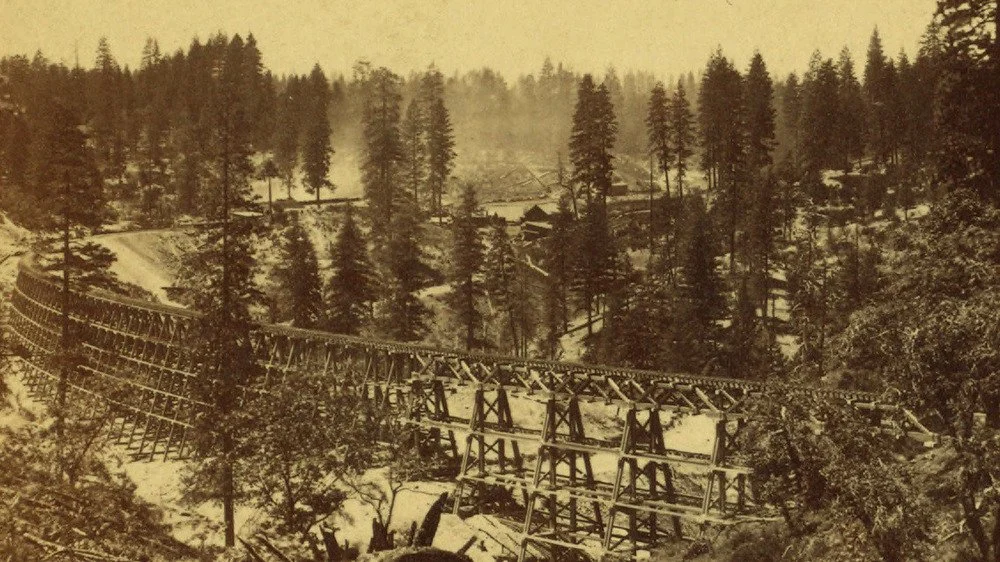 Secret Town Bridge, 1 100 pieds de long, 62 miles de Sacramento