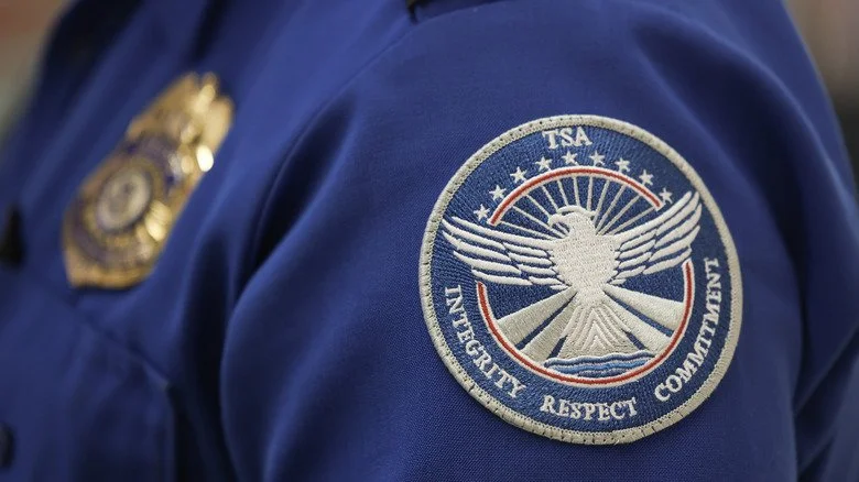 Agent TSA en uniforme