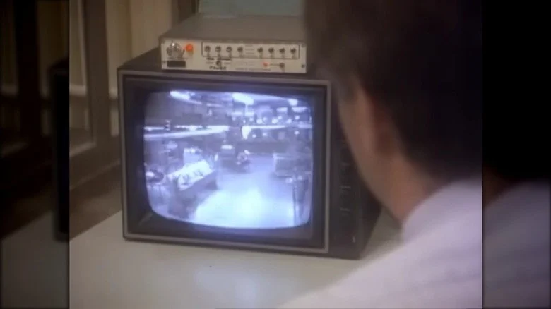 Images reconstituées de la caméra de sécurité montrant Dale Kerstetter et un homme masqué