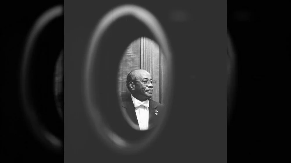 Wilson Roosevelt Jerman à travers un trou de serrure