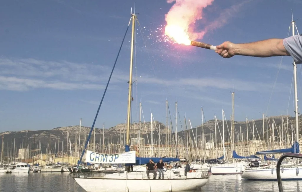 Alerte aux abus de fusées de détresse sur les côtes françaises