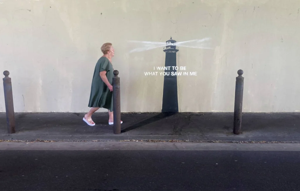 Banksy à Marseille : Son œuvre protégée par du plexiglas